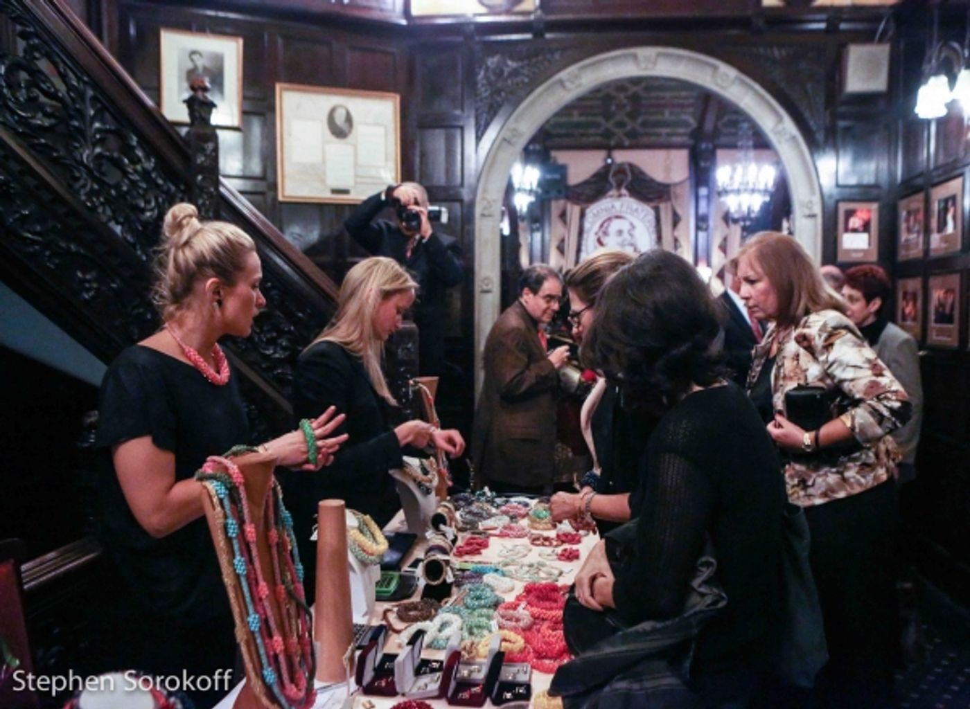 Photo Coverage: Rosanna Scotto Hosts Comediennes at the Friars Club to Benefit Same Sky Image