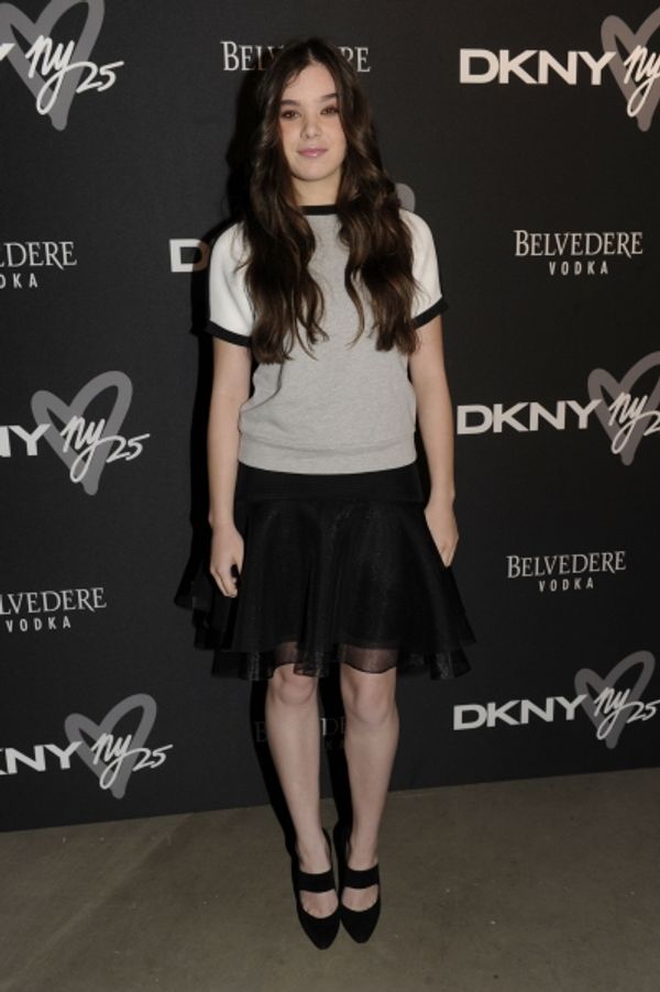 Hailee Steinfeld Photo