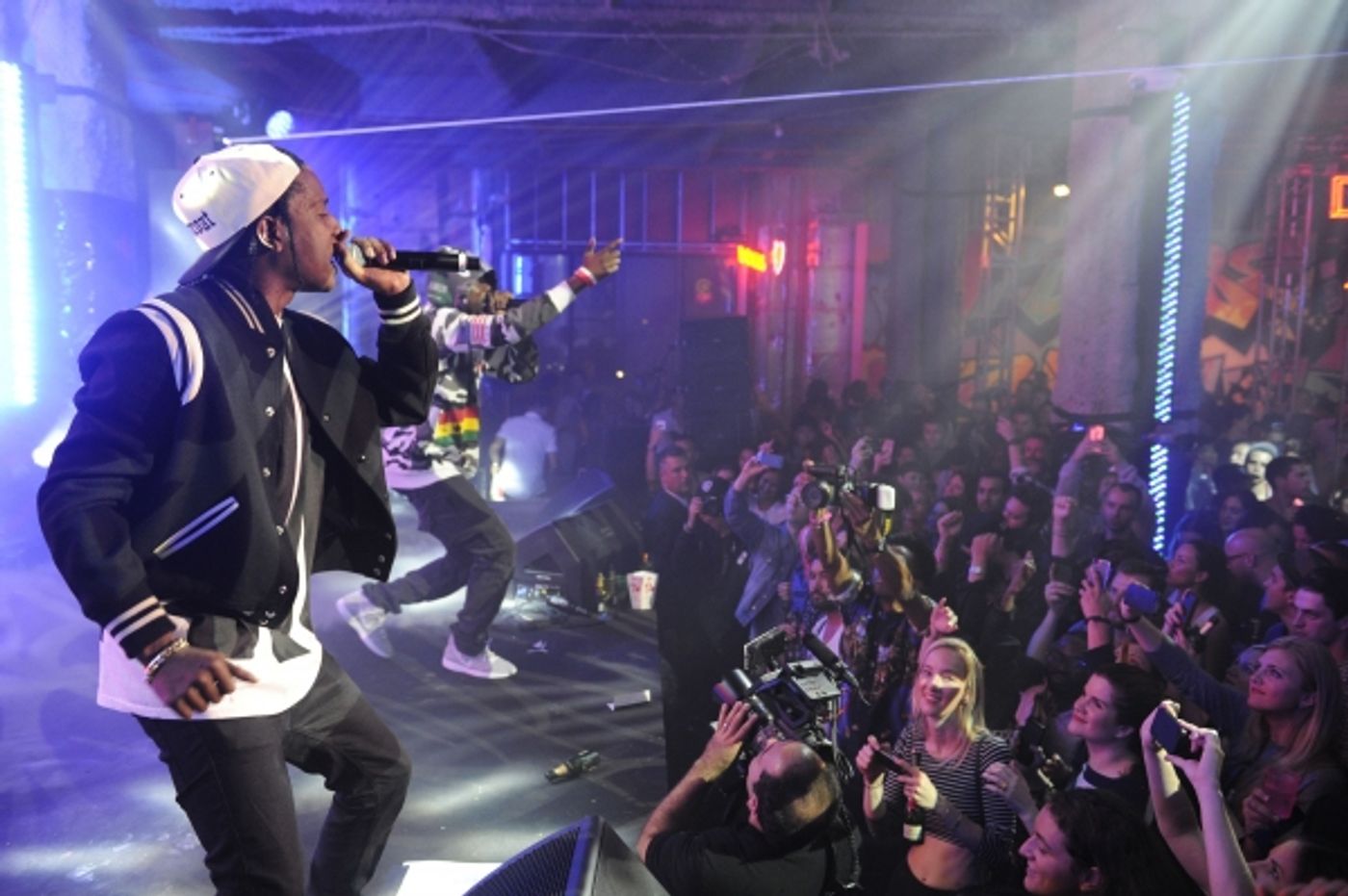 Photo Flash: Bernadette Peters, Emmy Rossum, Donna Karan and More at DKNY25 Birthday Bash  Image