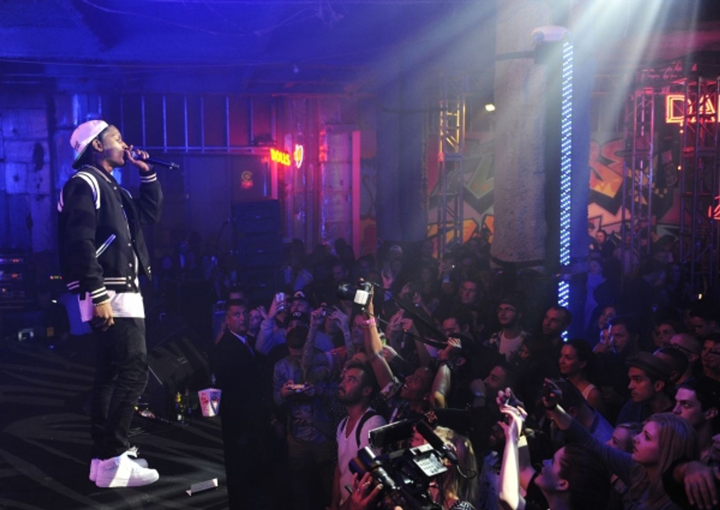 Photo Flash: Bernadette Peters, Emmy Rossum, Donna Karan and More at DKNY25 Birthday Bash  Image