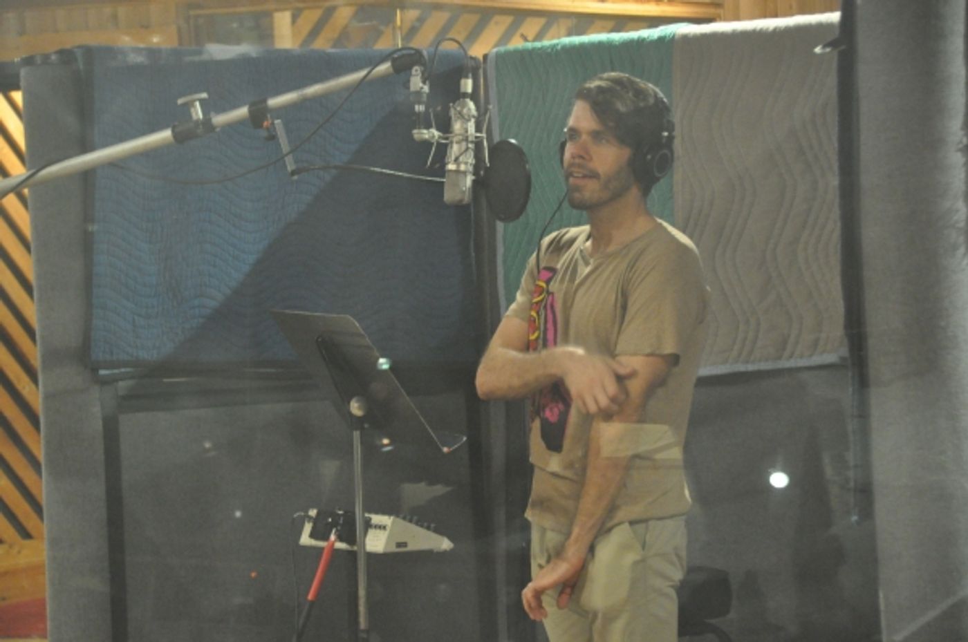 Exclusive Photo Coverage: Perez Hilton Reveals His Holiday Dishlist for Carols For A Cure  Image