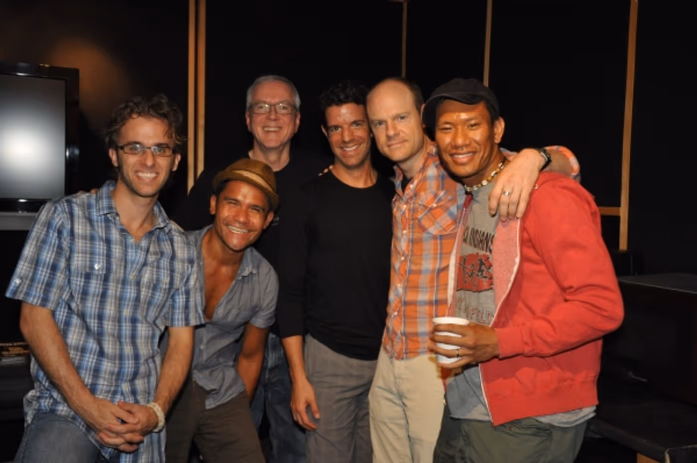 Exclusive Photo Coverage: MAMMA MIA! Cast Rejoices for Carols for a Cure! Image