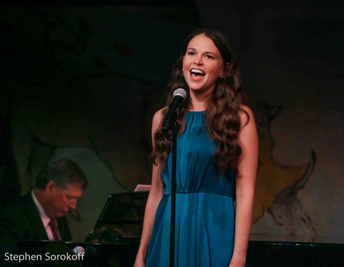 Photo Coverage: Sutton Foster Returns to Cafe Carlyle! Image