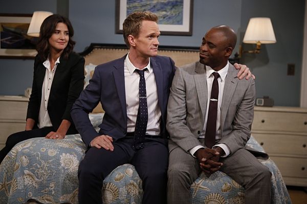 ''Coming Back'' -- The wedding weekend is here! Robin (Cobie Smulders) and Barney (Ne Photo