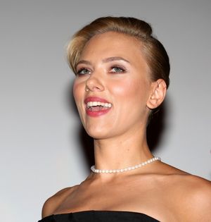 Scarlett Johansson @ BroadwayWorld Scarlett Johansson Photo