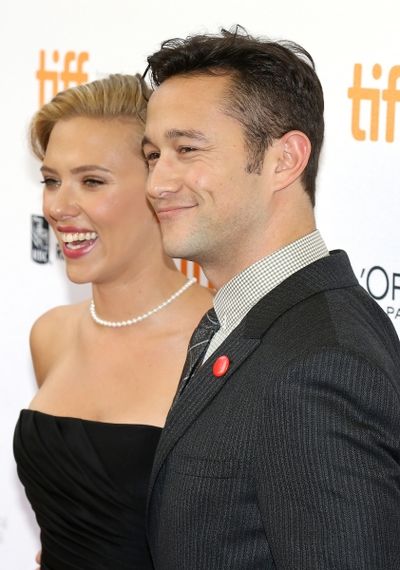 Scarlett Johansson and Joseph Gordon-Levitt Photo