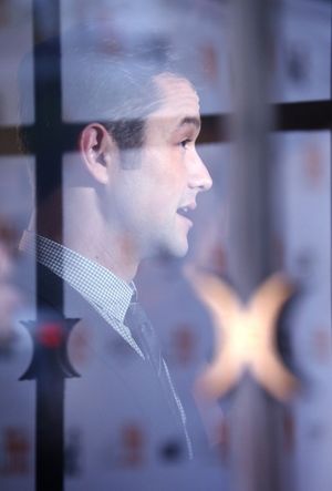 Joseph Gordon-Levitt @ BroadwayWorld Joseph Gordon-Levitt Photo