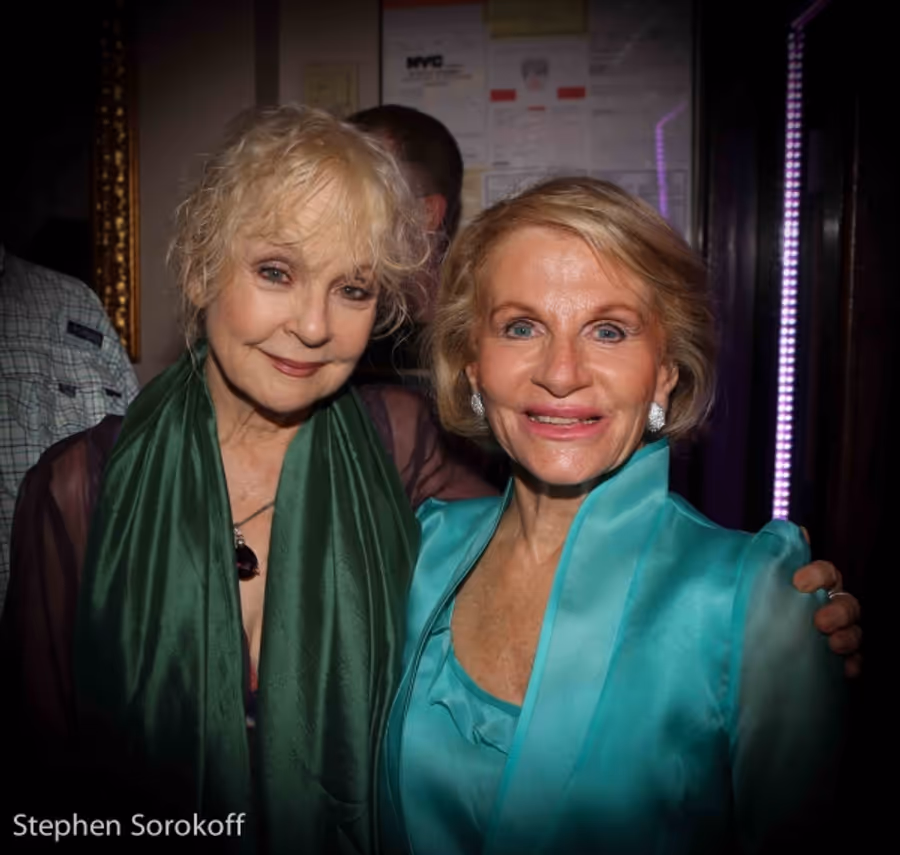 Photo Coverage: Tonia Tecce Makes Long-Delayed NYC Cabaret Debut at The Metropolitan Room Image
