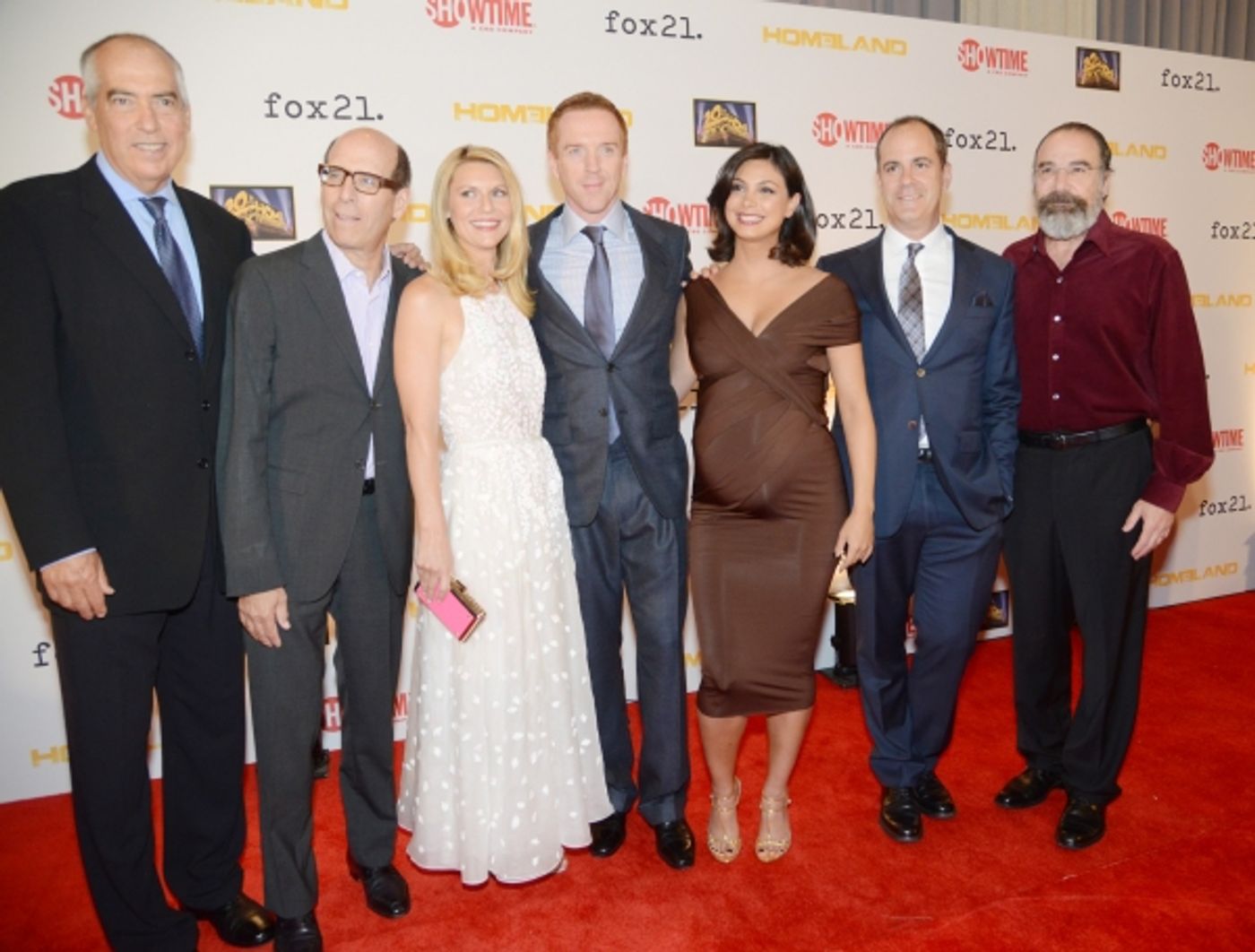Photo Flash: Claire Danes, Mandy Patinkin & Cast of HOMELAND Attend Season 3 Premiere!  Image