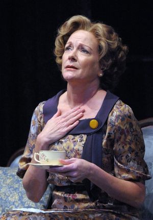 Deborah Hazlett as Amanda Photo