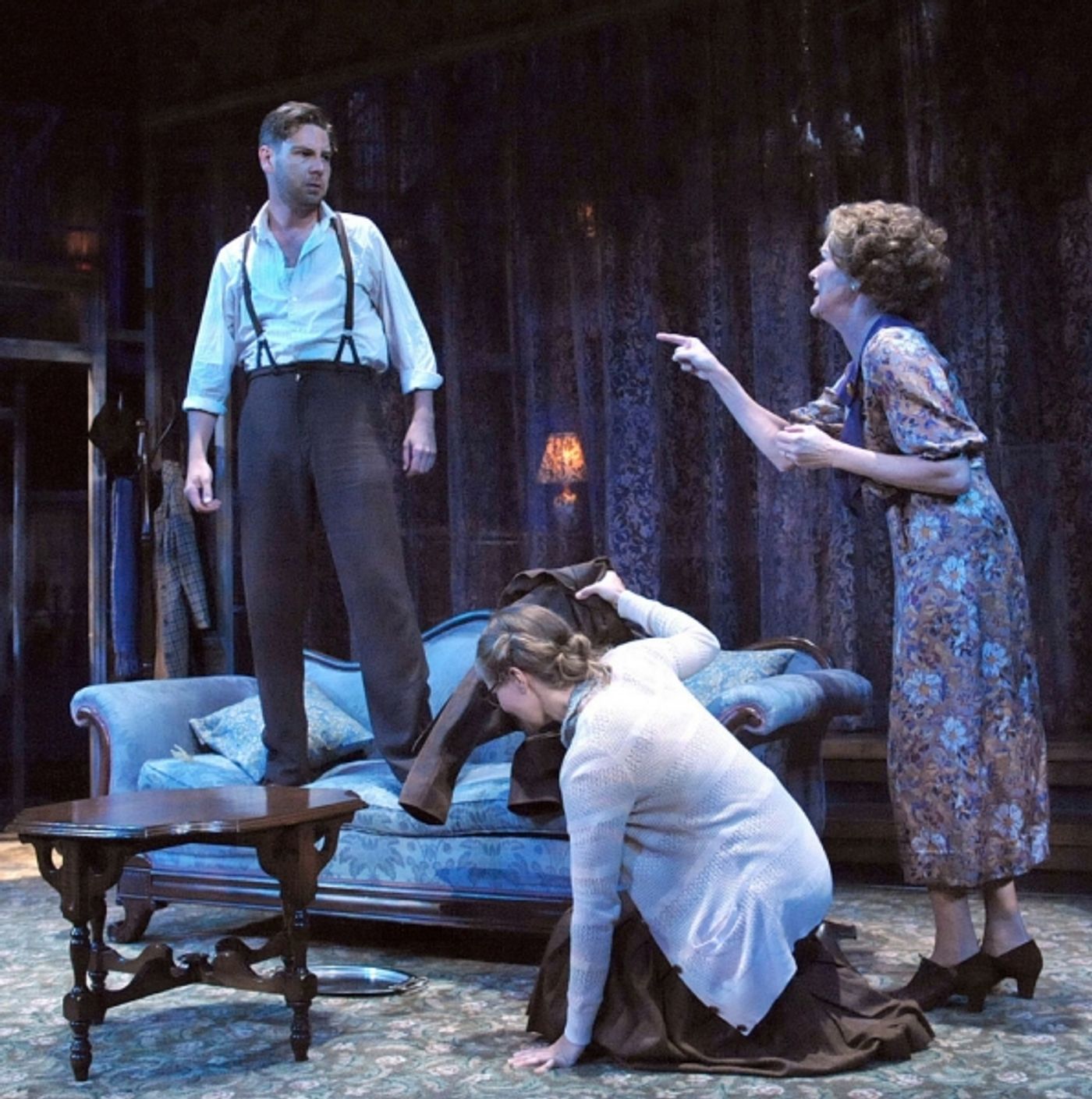 Photo Flash: First Look at Deborah Hazlett, Clinton Brandhagen and More in Everyman's THE GLASS MENAGERIE Image