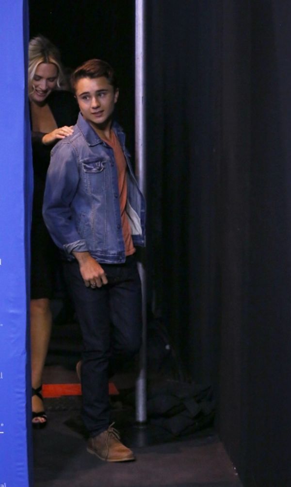 Gattlin Griffith and Kate Winslet Photo