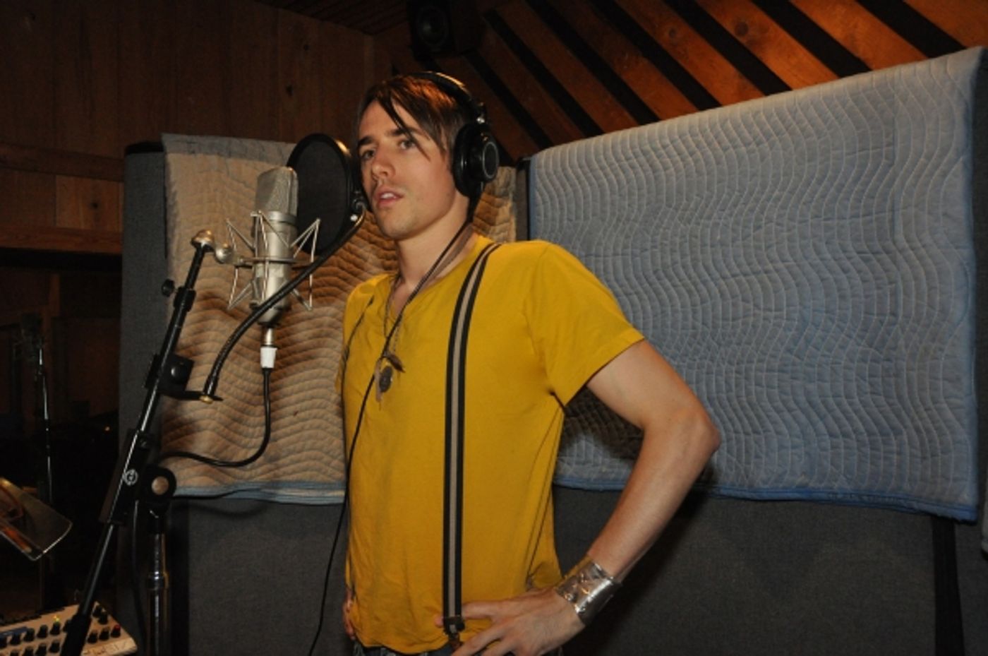 Exclusive Photo Coverage: Reeve Carney, Rebecca Faulkenberry & SPIDER-MAN Cast Sing Carols For A Cure Image