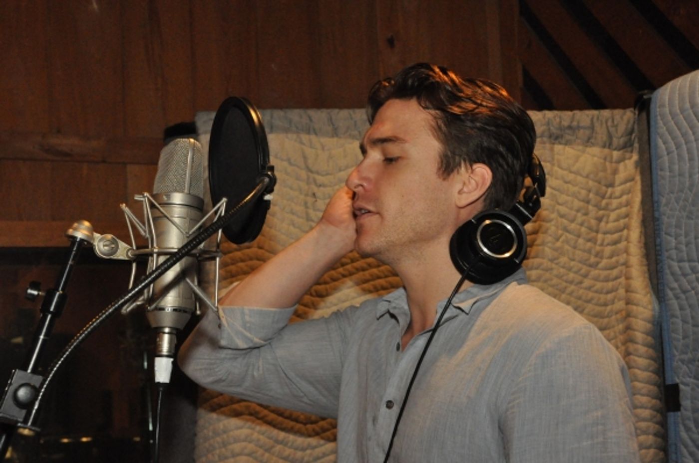 Exclusive Photo Coverage: Reeve Carney, Rebecca Faulkenberry & SPIDER-MAN Cast Sing Carols For A Cure Image