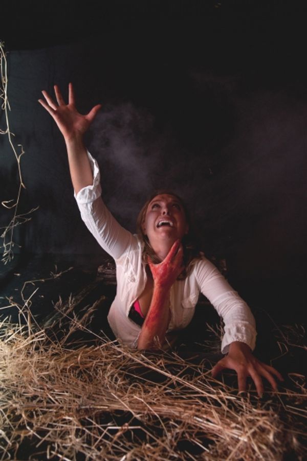 Natasha Gleichmann as Shelly Photo