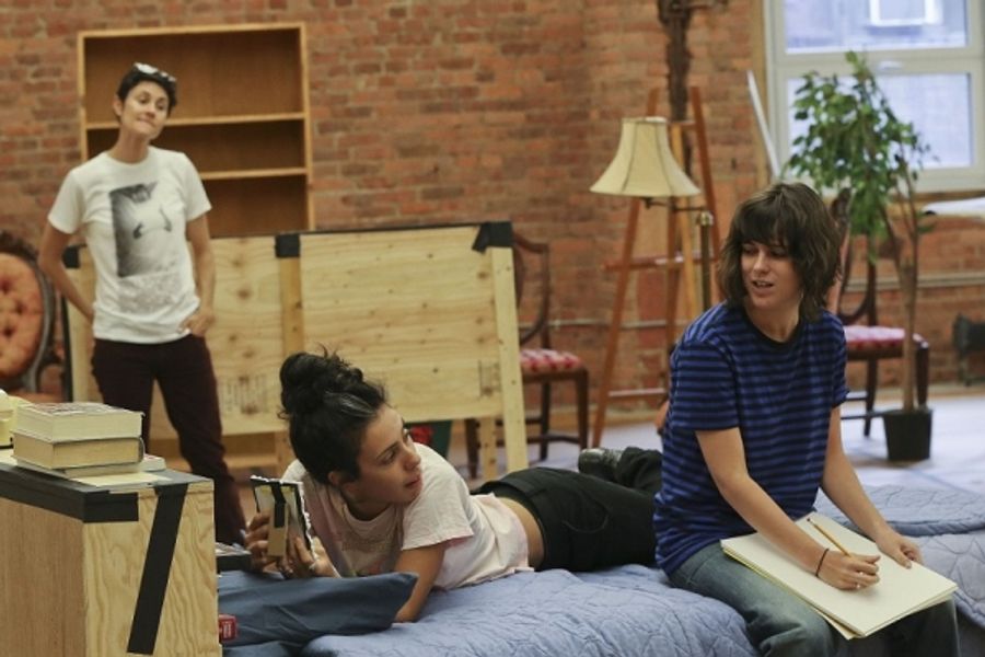 BWW Flashback: It's Flying Away- The Ground-Breaking FUN HOME Takes Final Broadway Bow Image