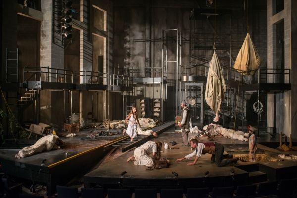 The company of Steppenwolf Theatre CompanyÃ¢â‚¬â„¢s American-premiere produ Photo