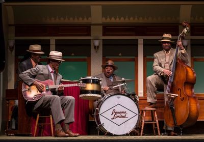 Jmichael Davis (Keys), Chic Street Man (Professor Slick), Senuwell L. Smith (Twist) a Photo