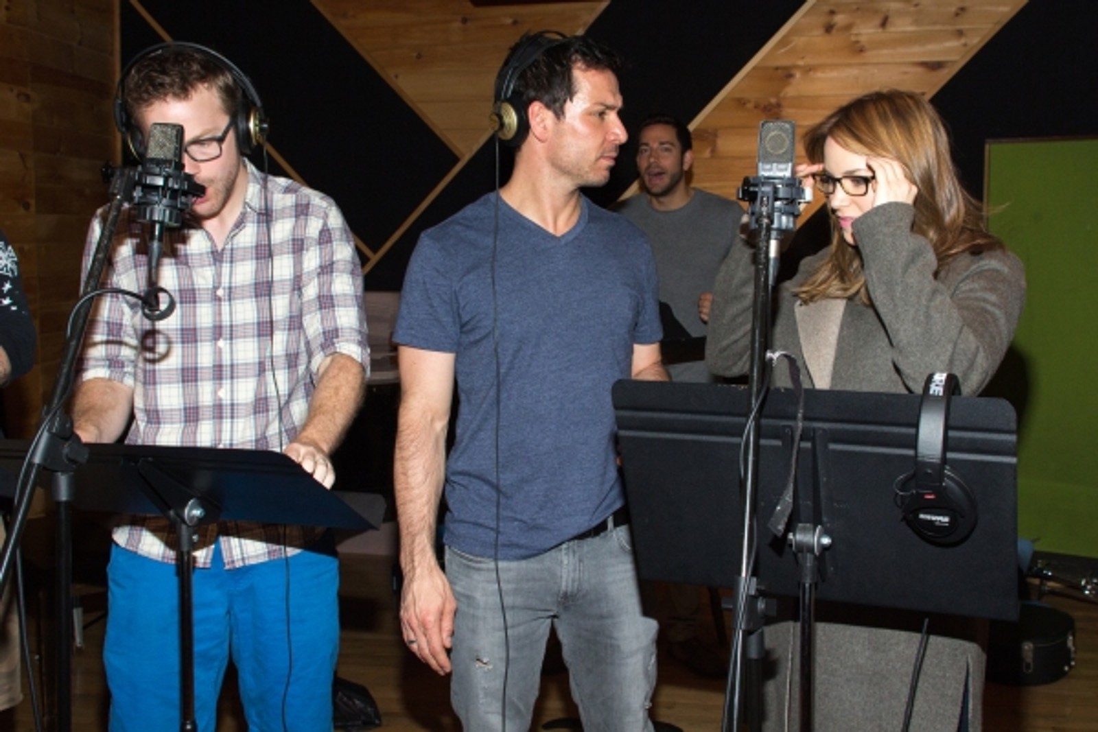 Exclusive Photo Coverage: Zachary Levi & FIRST DATE Cast Tell It on the Mountain for Carols for a Cure — photo 5 of 16