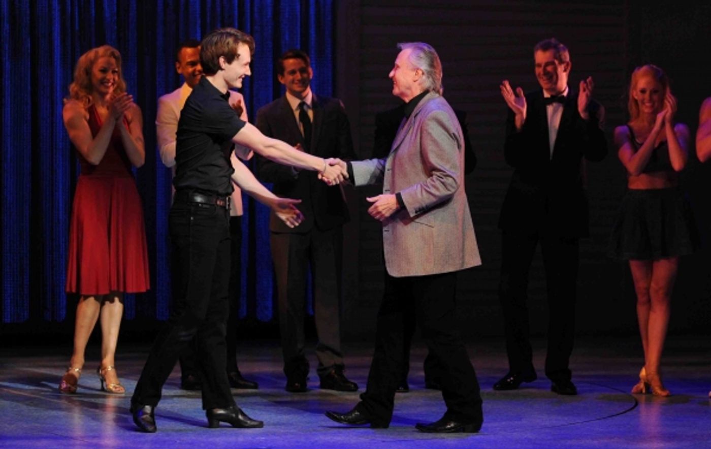 Photo Flash: Singer Bill Medley Has the 'Time of His Life' at DIRTY DANCING Image
