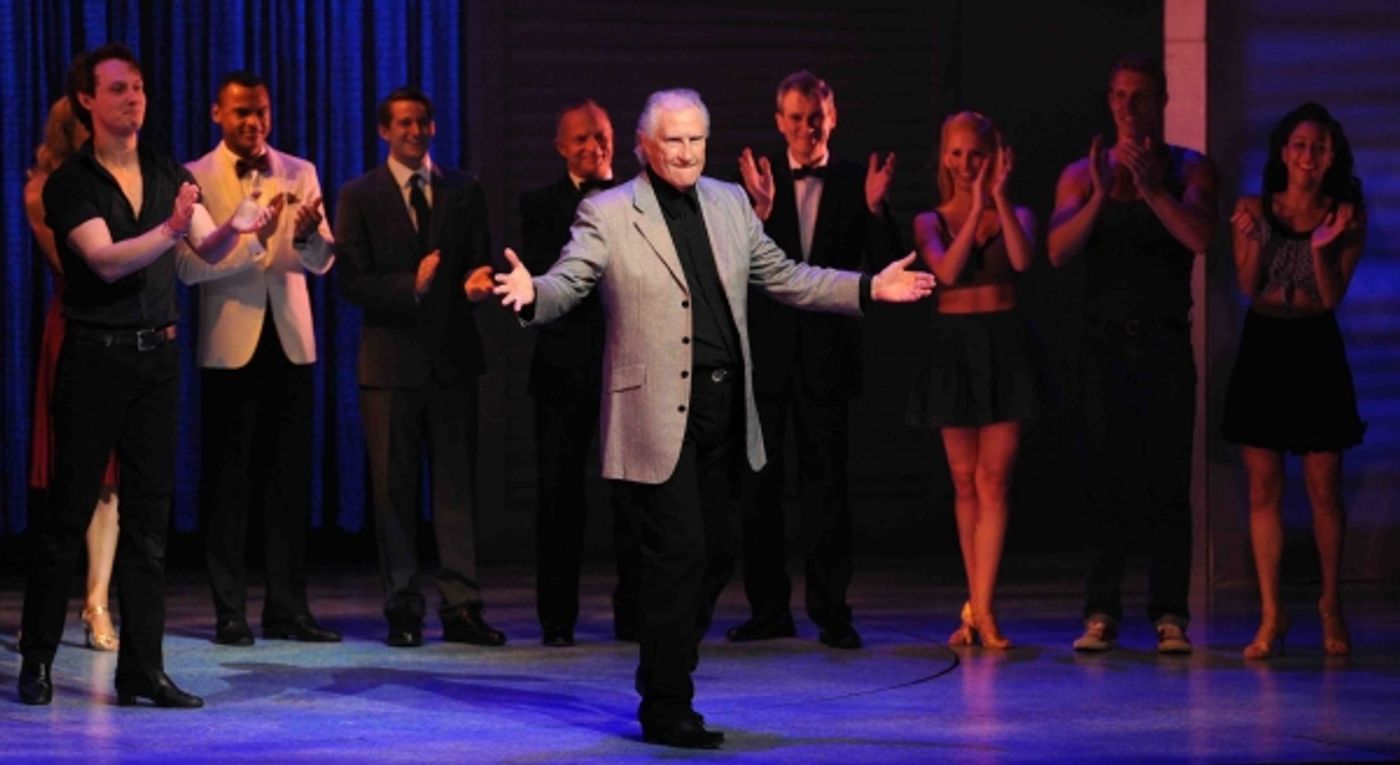 Photo Flash: Singer Bill Medley Has the 'Time of His Life' at DIRTY DANCING Image