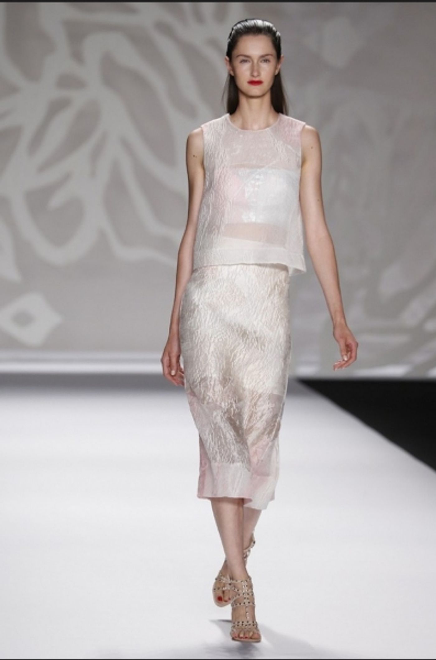 Photo Coverage: Monique Lhuillier S/S 2014 Collection Preview!  Image