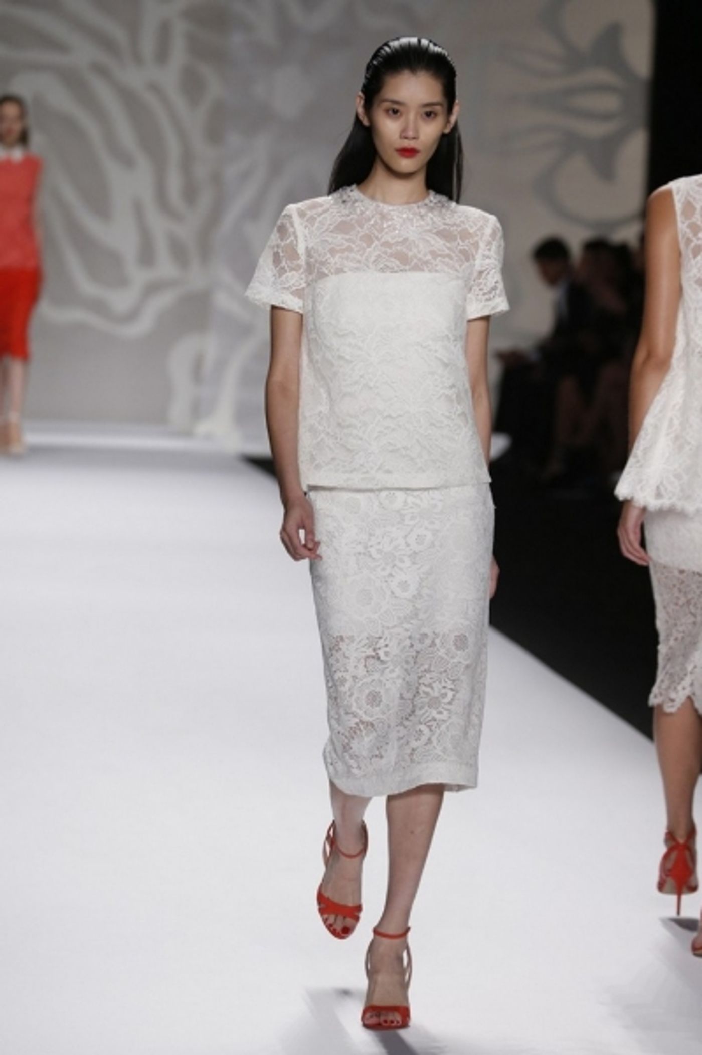 Photo Coverage: Monique Lhuillier S/S 2014 Collection Preview!  Image