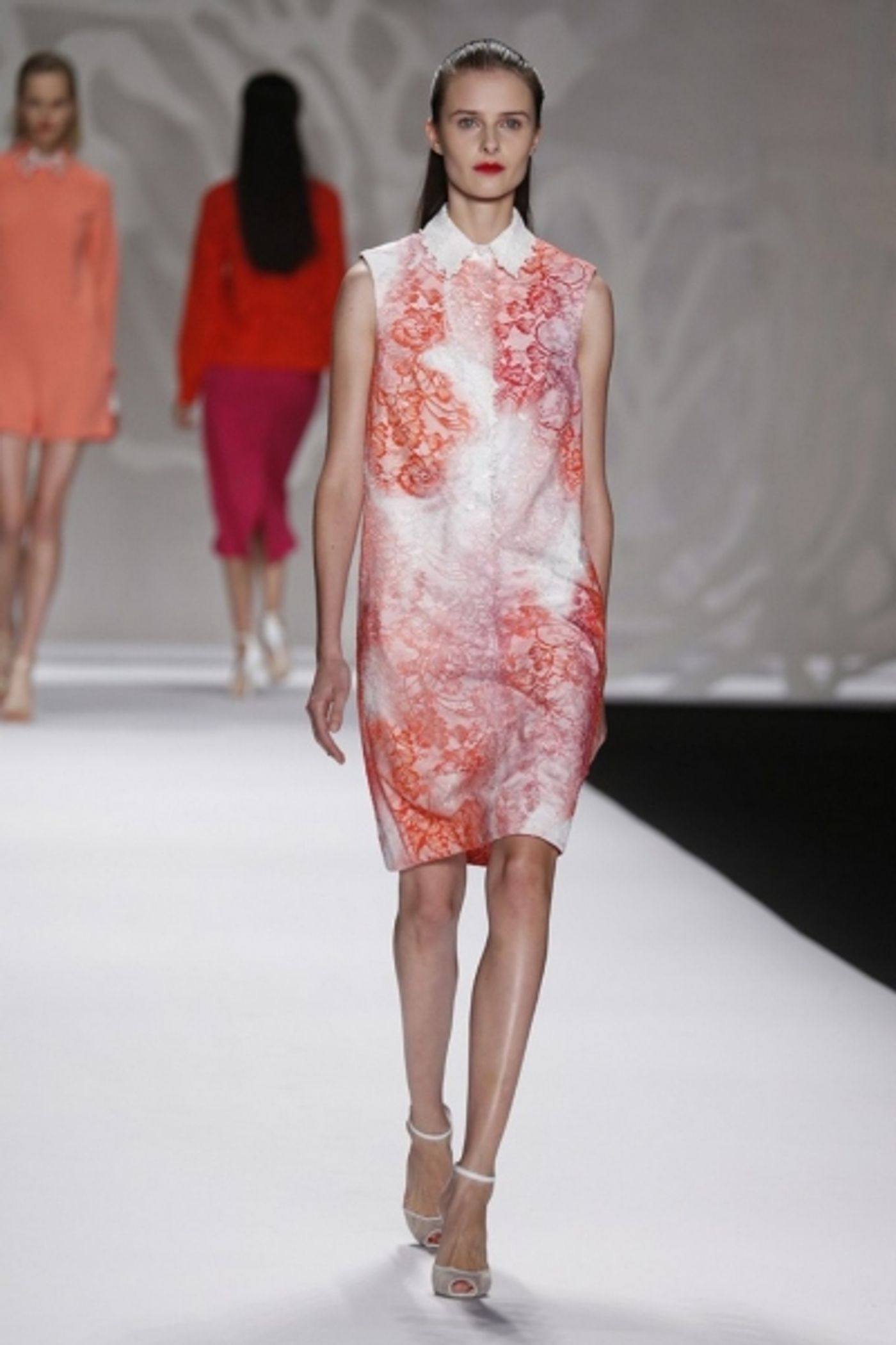Photo Coverage: Monique Lhuillier S/S 2014 Collection Preview!  Image