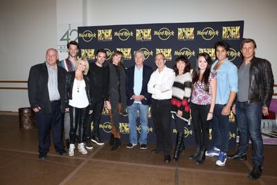 Ryan Knowles, Ruby Lewis, Brian Justin Crum, Jane Rosenthal, Robert De Niro, Erika Pe Photo