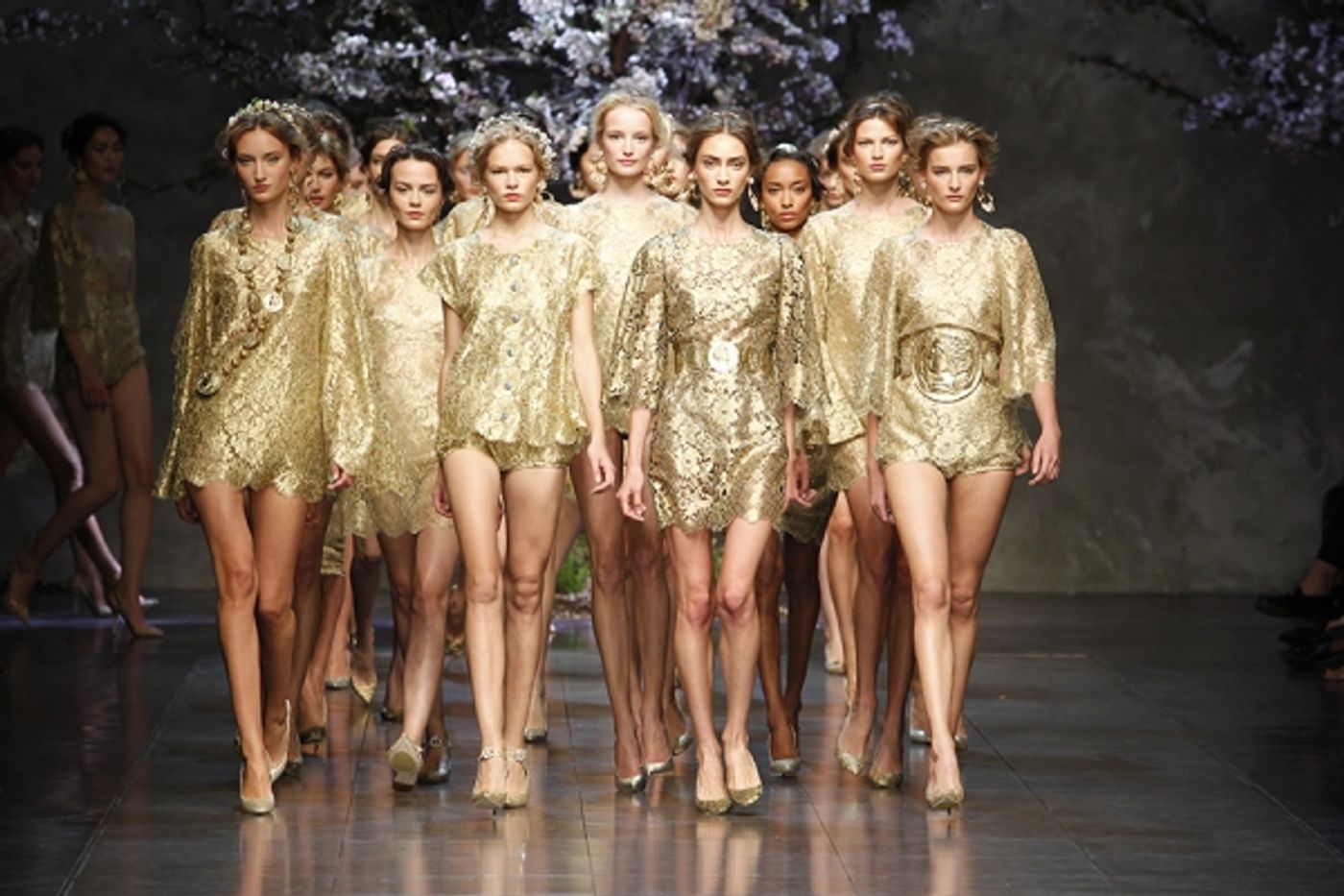 Photo Flash: Dolce&Gabbana Unveils SUMMER WOMAN 2014 Collection  Image