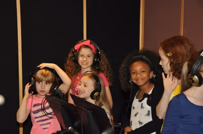 Brooklyn Shuck, Skye Alyssa Friedman, Emily Rosenfeld, Tyrah Skye Odoms and Taylor Ri Photo