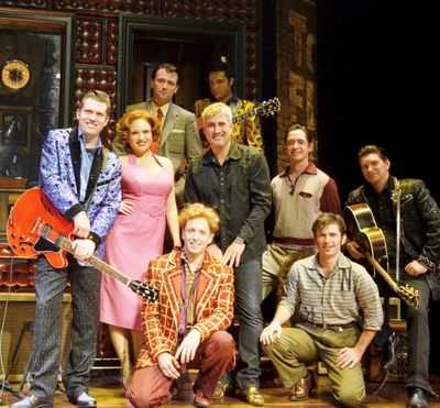 Taylor Hicks with the cast of MILLION DOLLAR QUARTET Photo