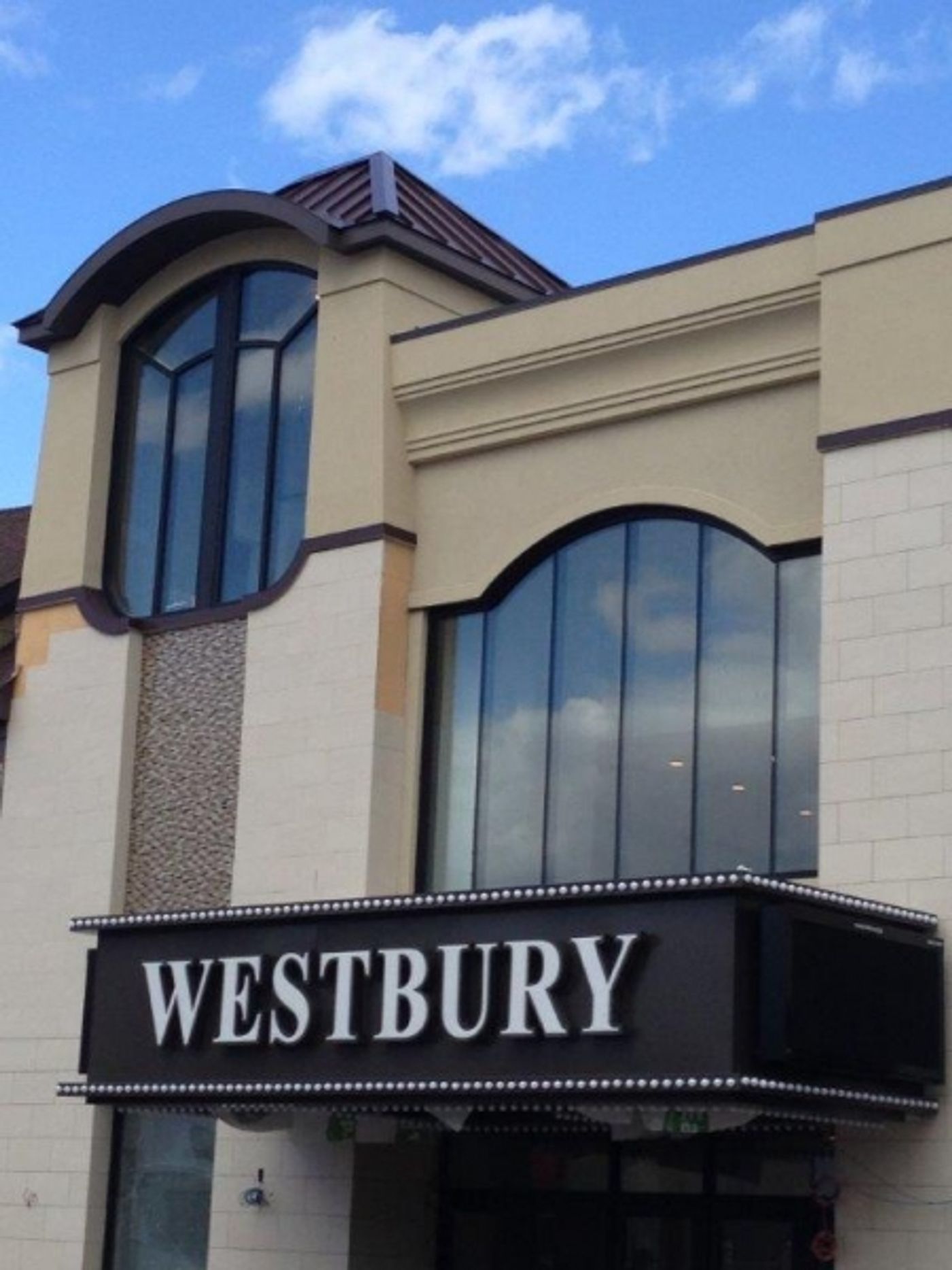 Photo Flash: The Space at Westbury Opens in Nassau County  Image