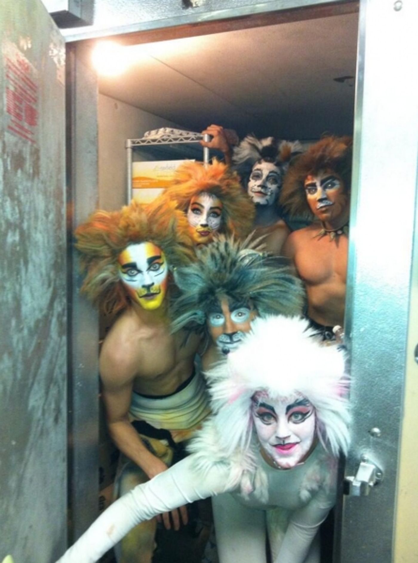 Photo Flash: Saturday Intermission Pics, September 28 - Part 2 - EVITA's Caroline Bowman Prepares for the Casa Rosado; Plus WICKED, JUNGLE BOOK & More!  Image