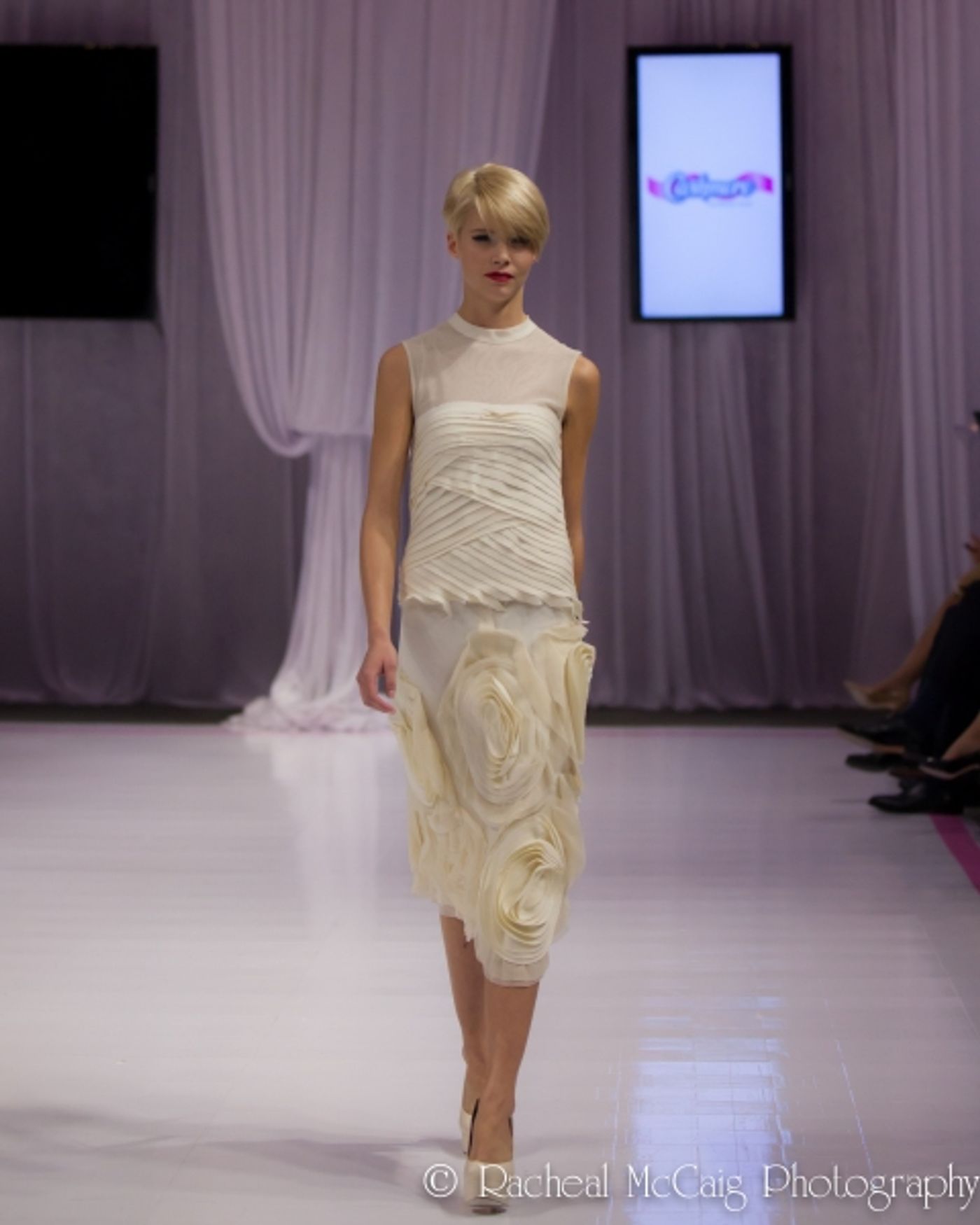 Photo Coverage: Cashmere's 10th Anniversary Gala features Bathroom Tissue Dresses on the Red Carpet  Image