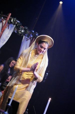 Manna Nichols as Kim. Photo by Billy Bustamante Photo