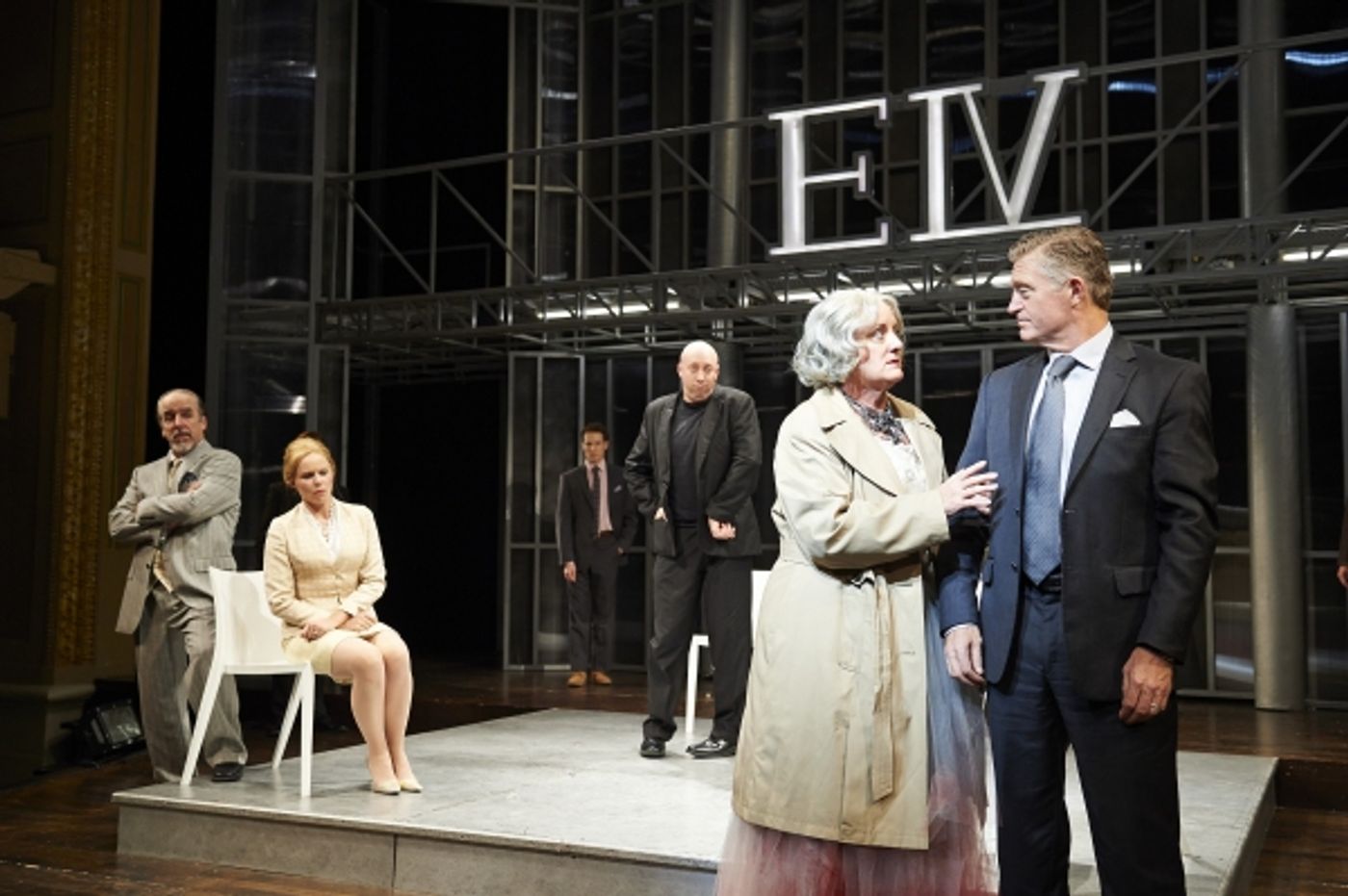 Photo Flash: First Look at Great Lakes Theater's RICHARD III, Starring Lynn Robert Berg  Image