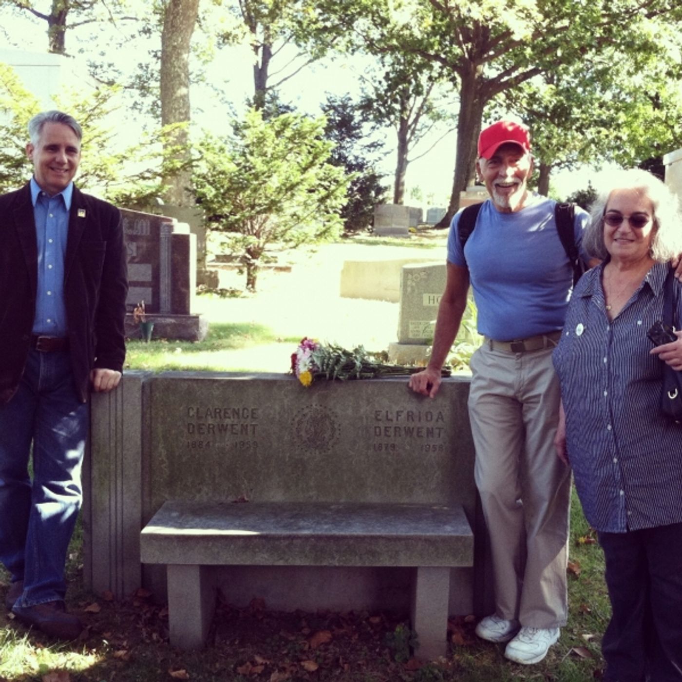 Photo Flash: Actors' Equity Celebrates 100th Anniversary with Woodlawn Cemetery Walking Tour Image