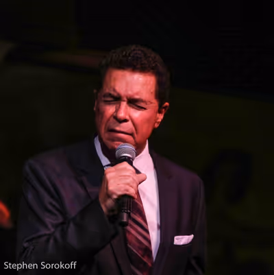Clint Holmes Photo
