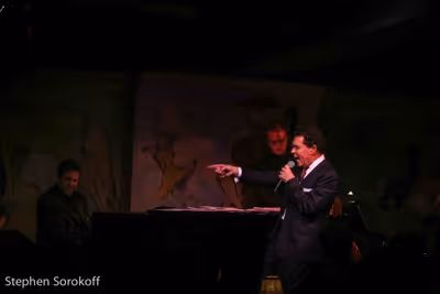 Clint Holmes Photo