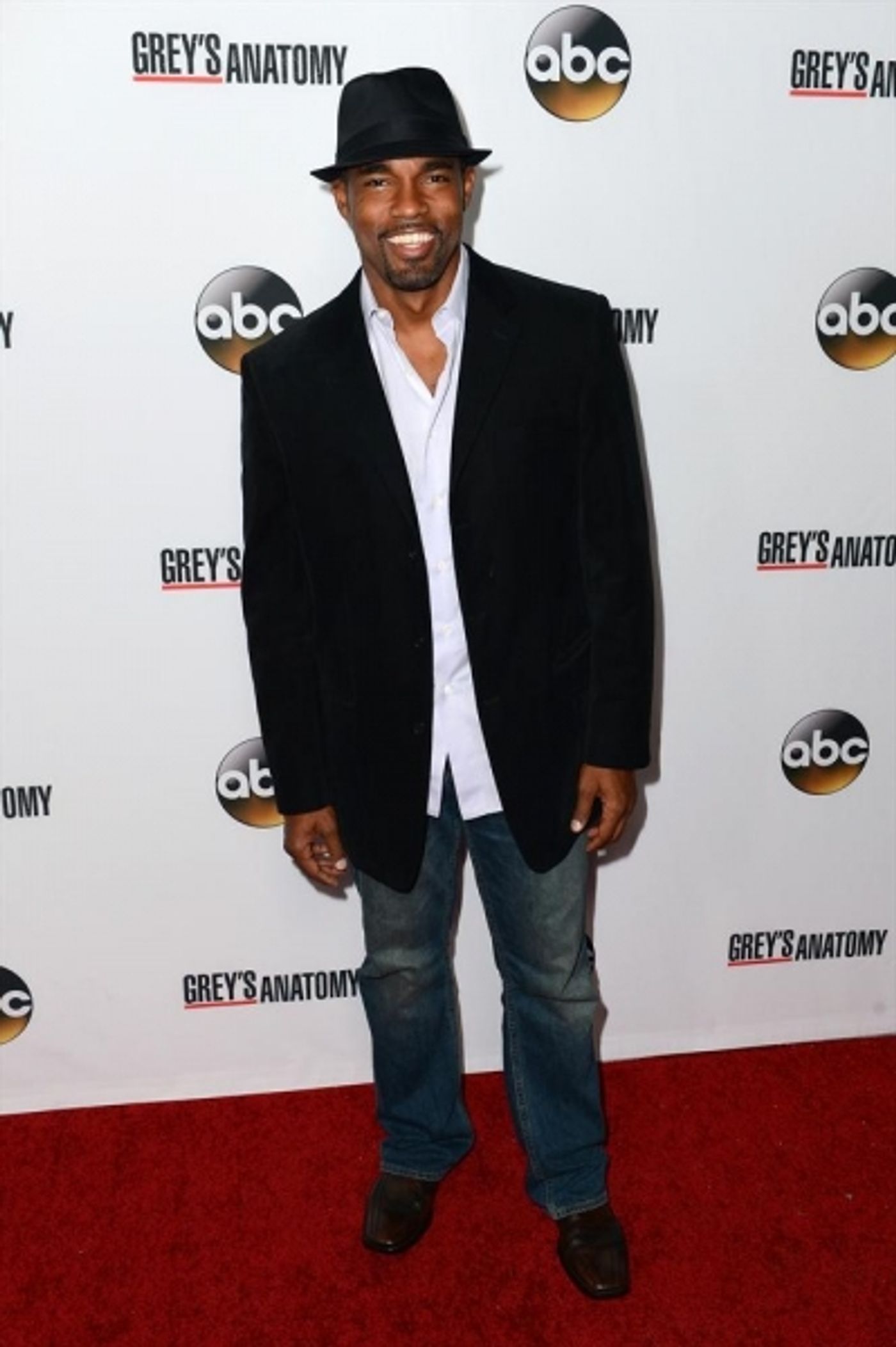 Photo Flash: Cast of ABC's GREY'S ANATOMY Celebrates Milestone 200th Episode Tonight  Image