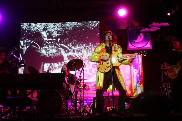 Tim Piper as John Lennon Photo