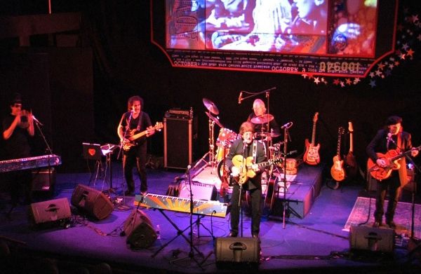 Tim Piper as John Lennon Photo