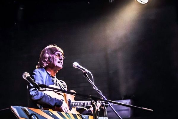 Tim Piper as John Lennon Photo