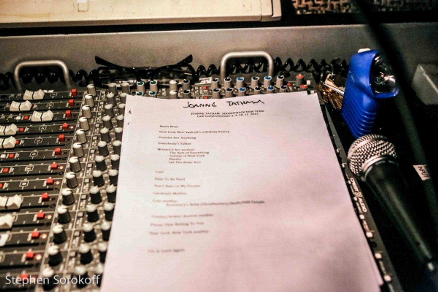 Photo Coverage: Joanne Tatham Premieres SOUNDTRACK NEW YORK at Cafe Carlyle Image