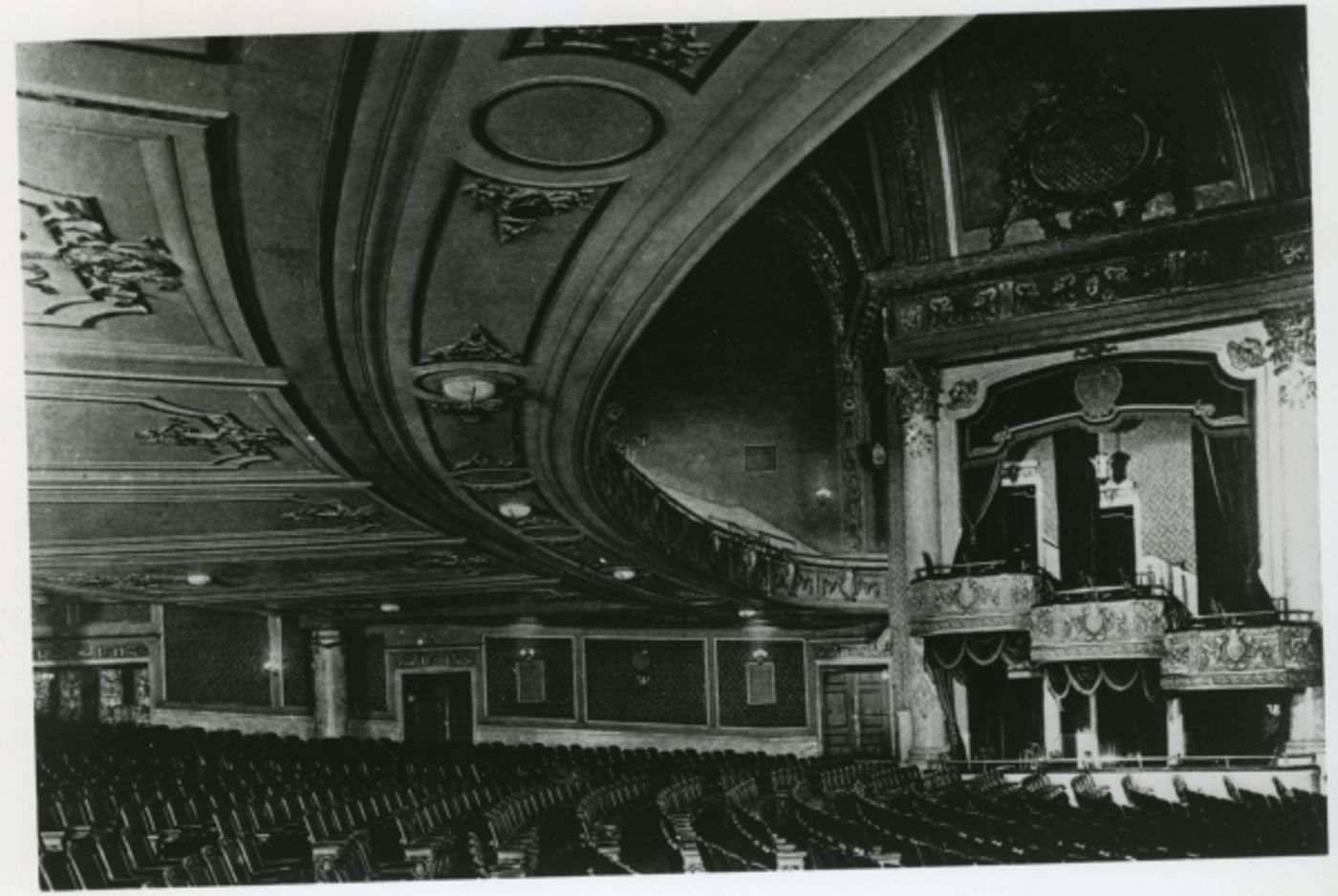 Photo Coverage: Celebrate 100 Years at the Elgin and Winter Garden Chandelier Gala Image