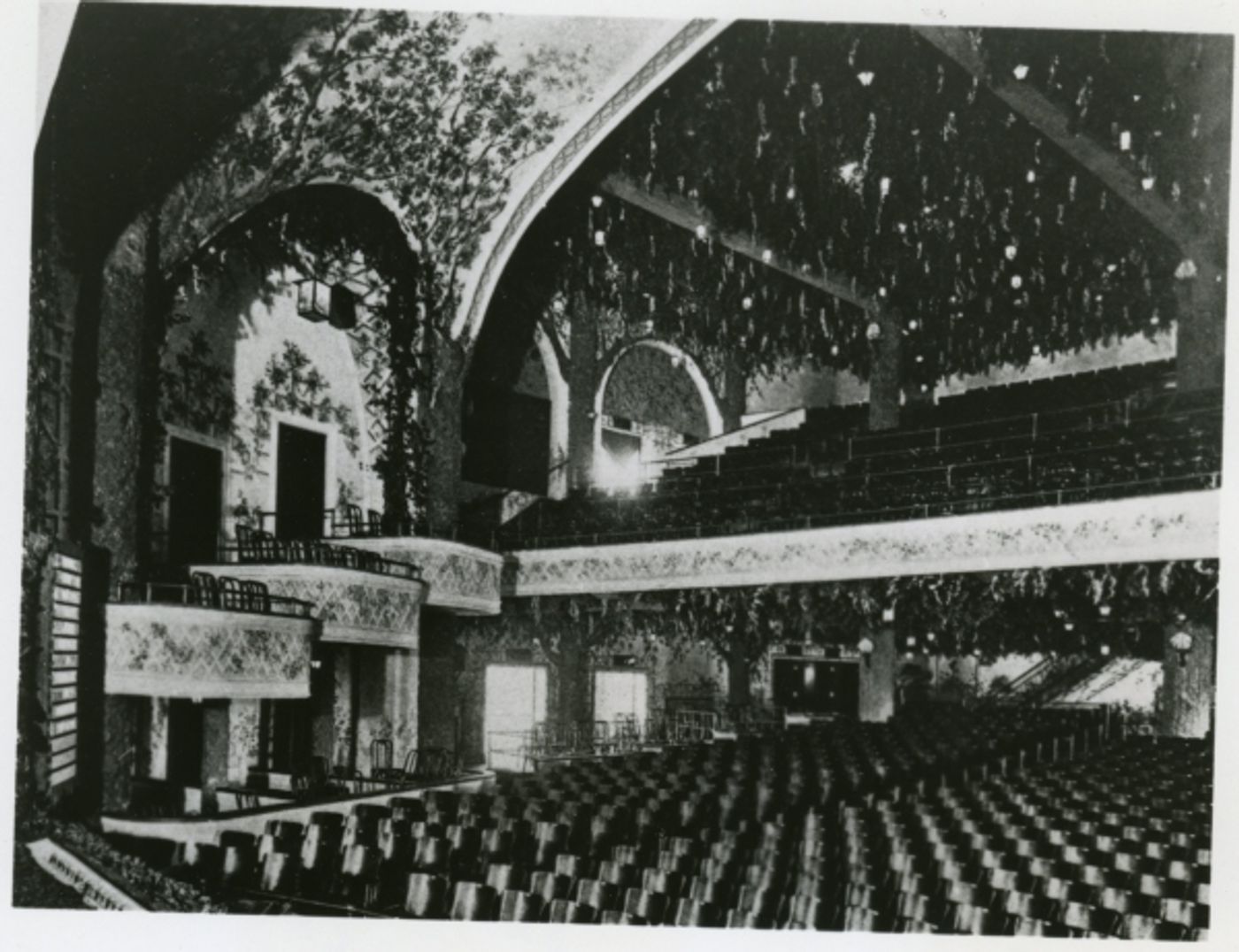 Photo Coverage: Celebrate 100 Years at the Elgin and Winter Garden Chandelier Gala Image