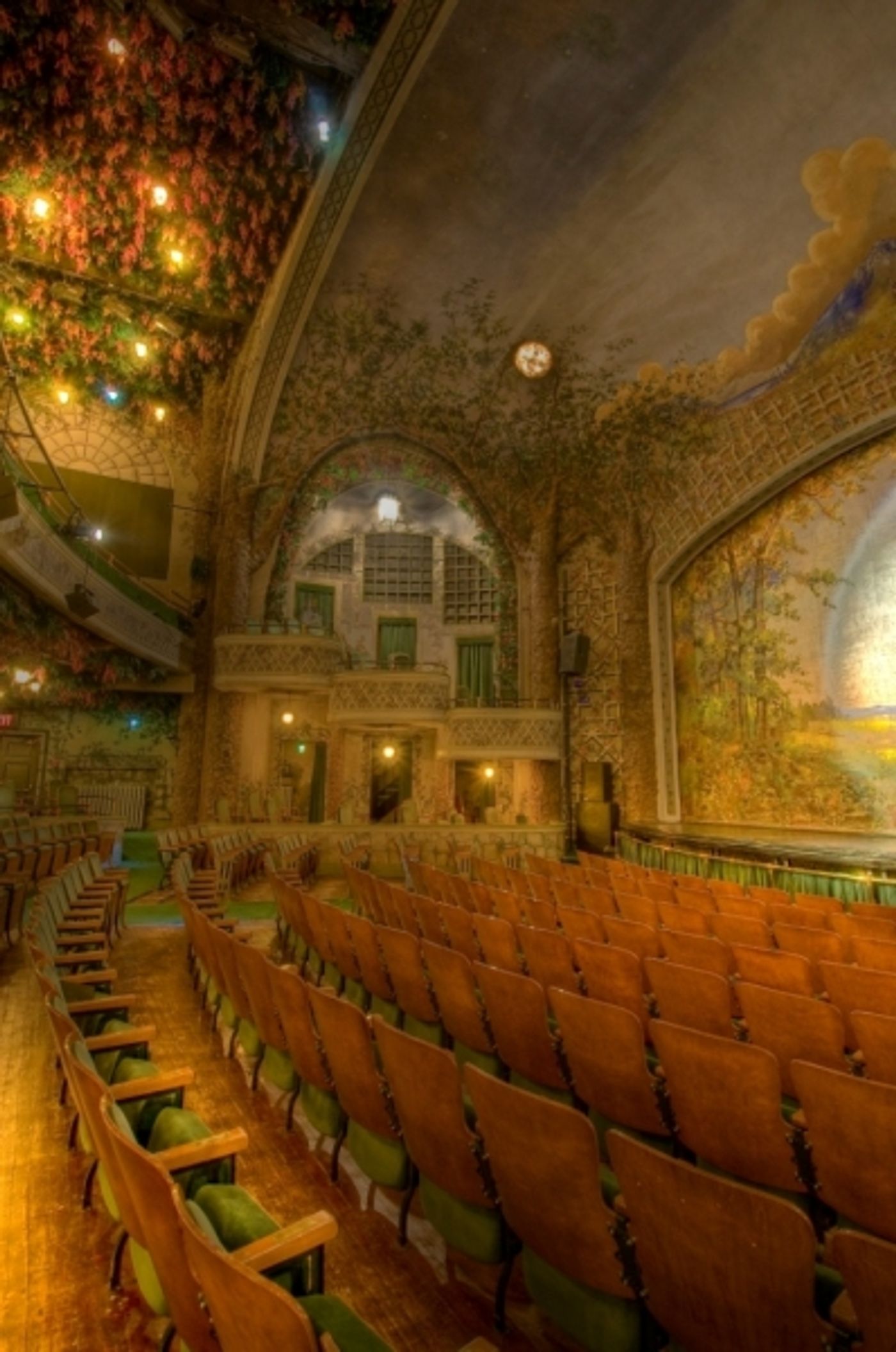 Photo Coverage: Celebrate 100 Years at the Elgin and Winter Garden Chandelier Gala Image