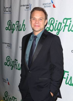 Norbert Leo Butz  Photo