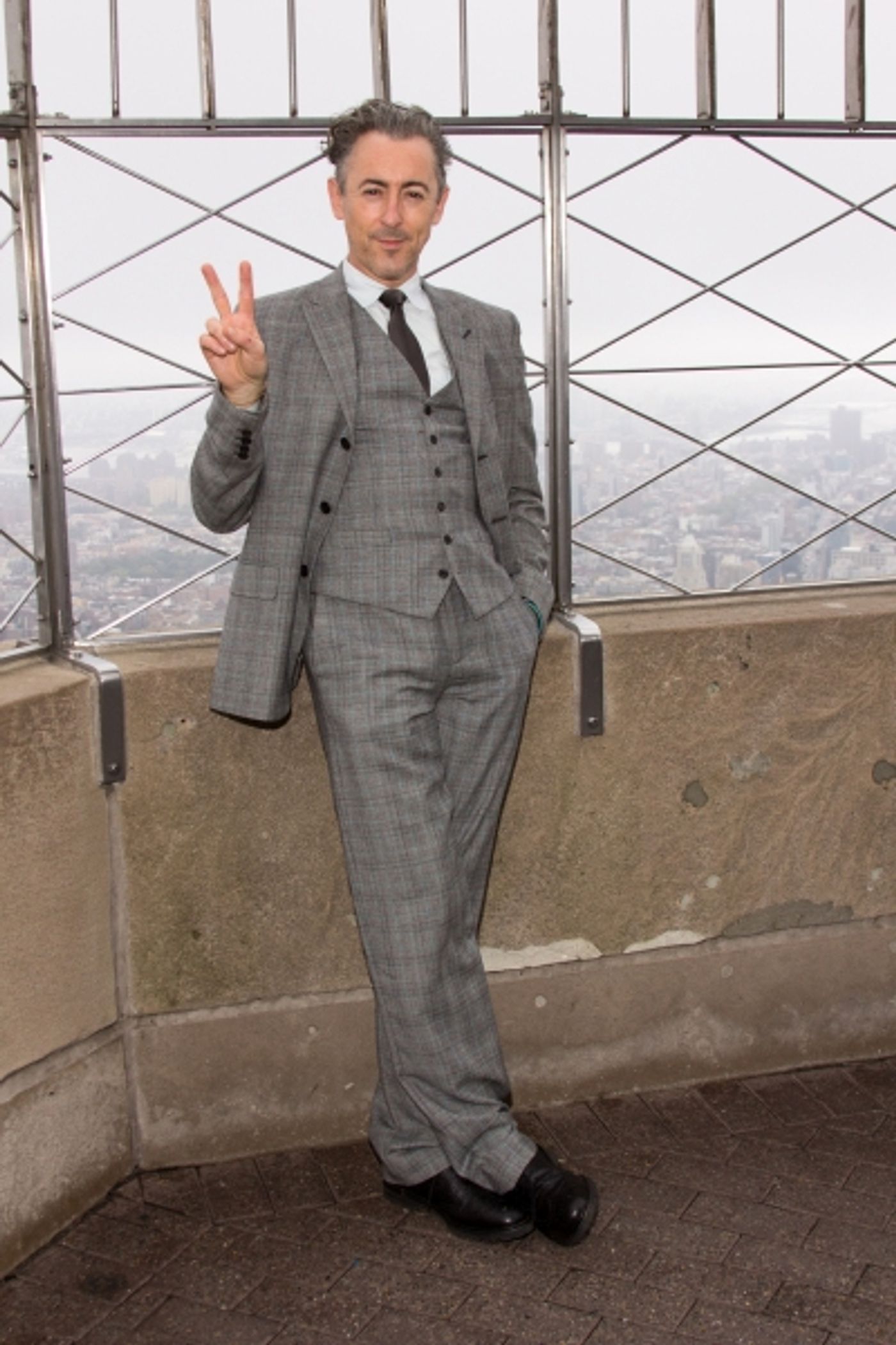 Photo Coverage: Alan Cumming Lights Up Empire State Building for MAKE BELIEVE ON BROADWAY  Image